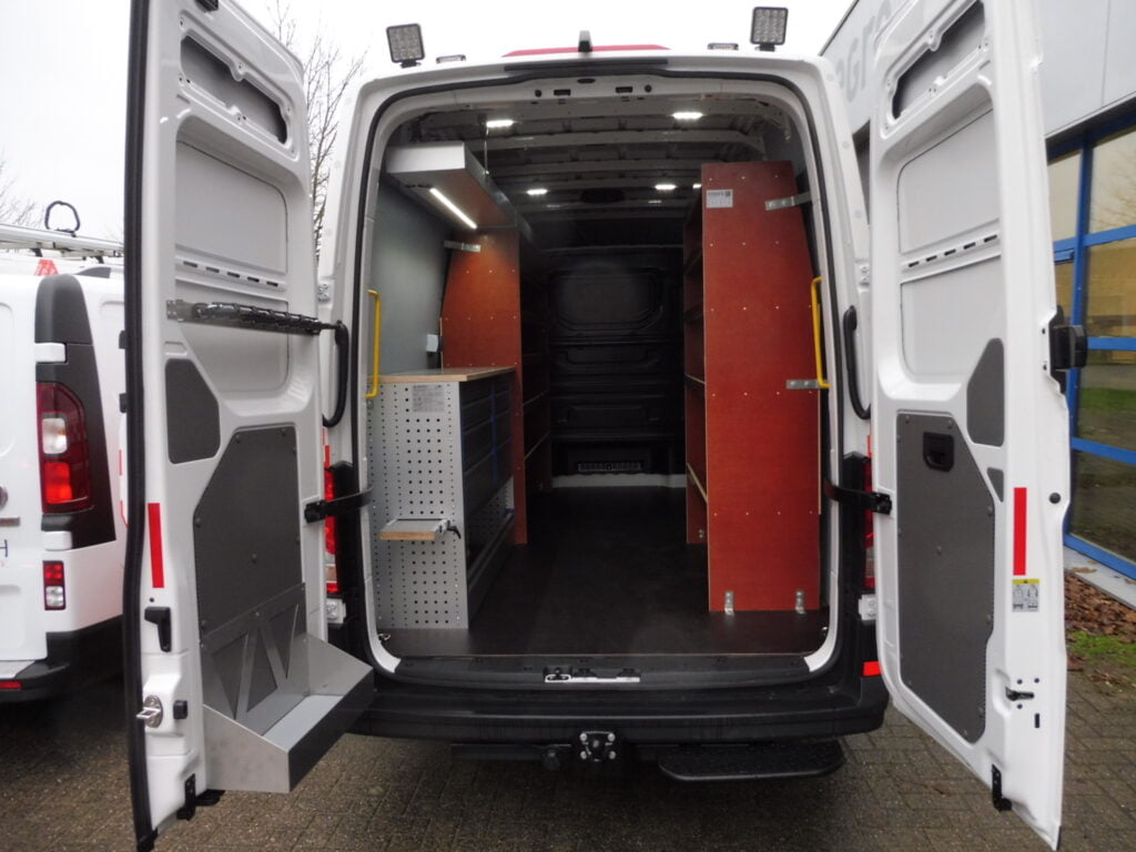 Combinatie Pro-Wood multiplex en Gentili Infinity aluminium bedrijfswageninrichting